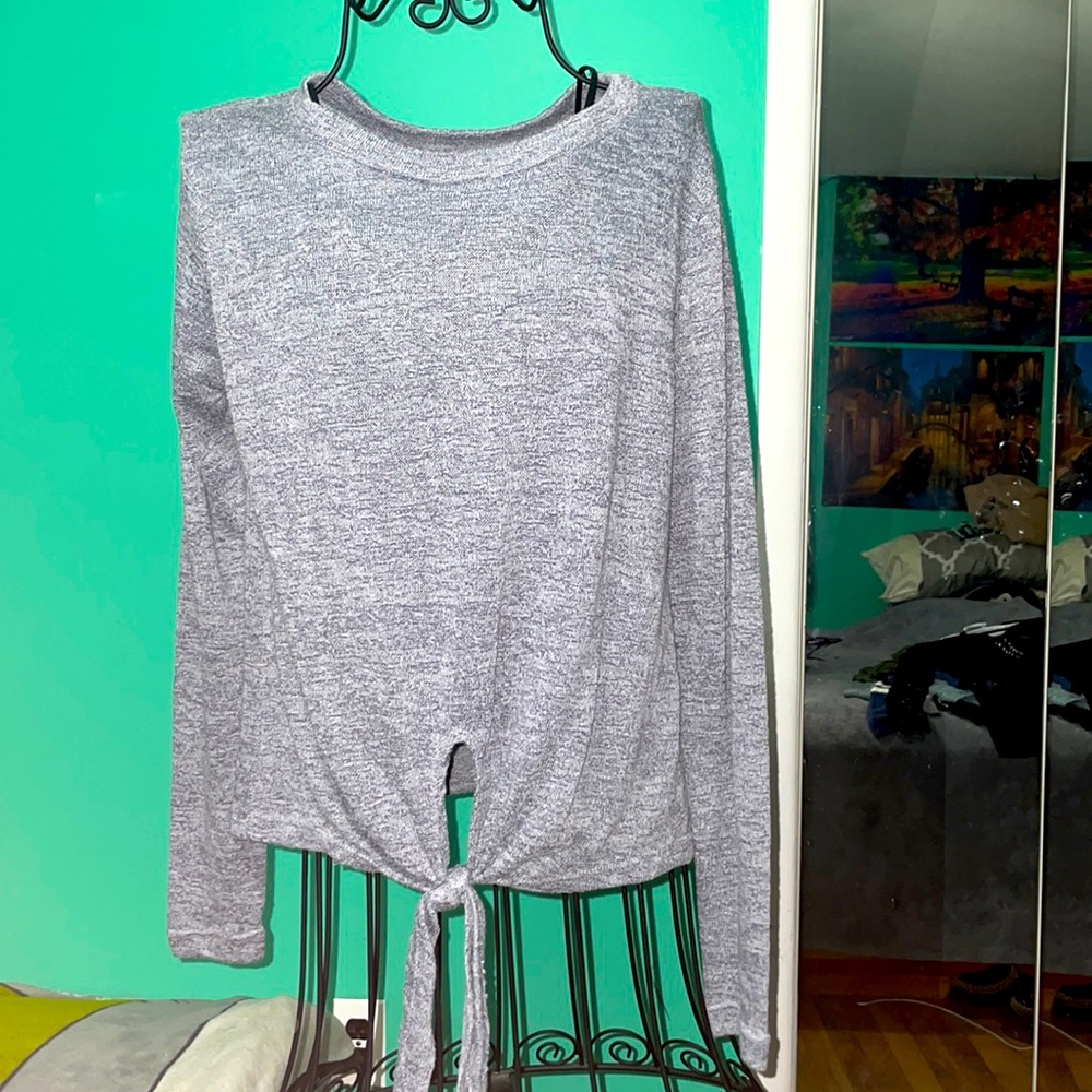 Long sleeve gray shirt